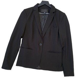 Metaphor Blazer perfect for the office.